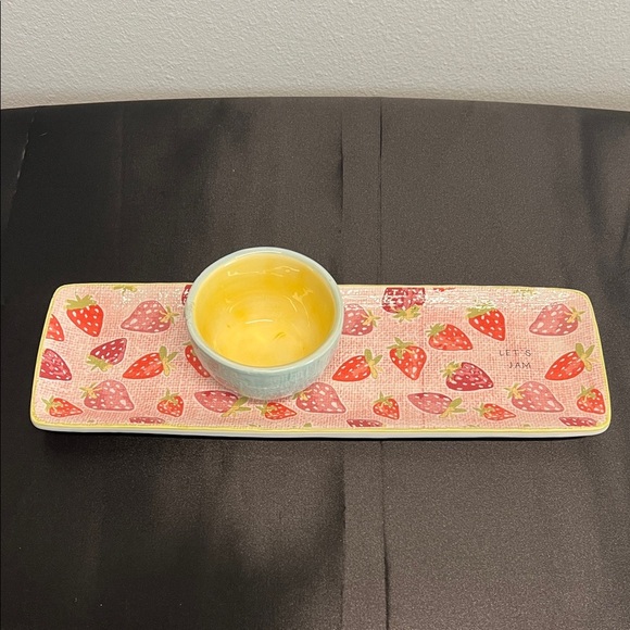 Mud Pie Other - Mud Pie | Ceramic Strawberry Serving Tray w/ Bowl